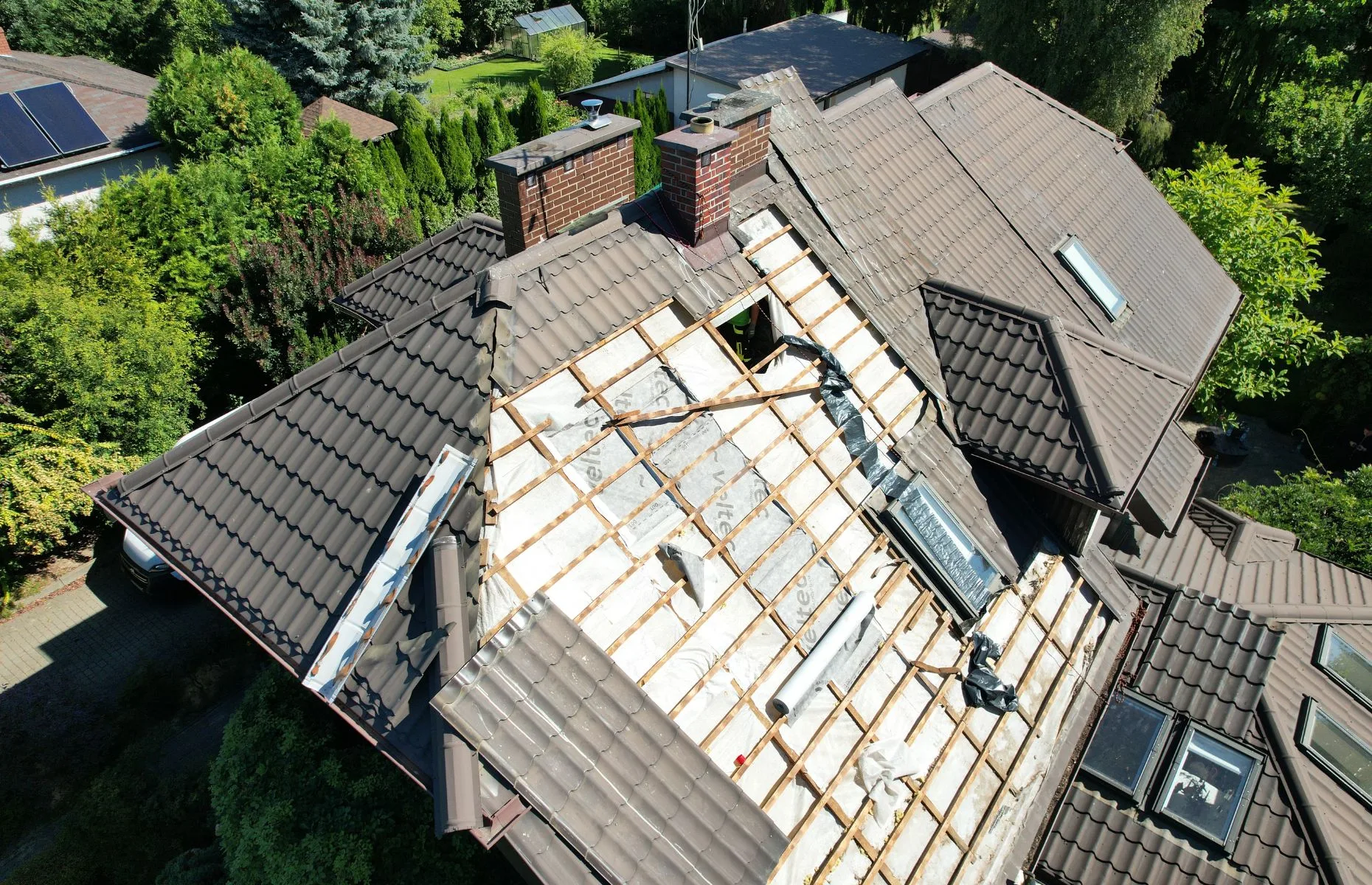 Naprawy-dachu-po-kunie